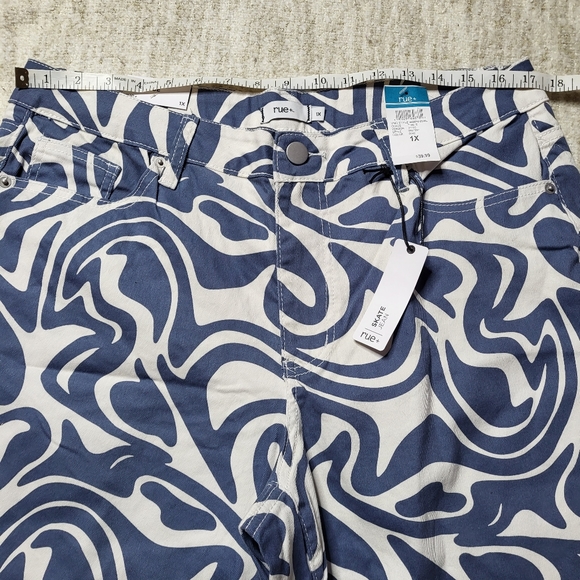 Retro Funky Blue and White Swirl High Rise Skate Jeans Size 1X - Picture 3 of 7